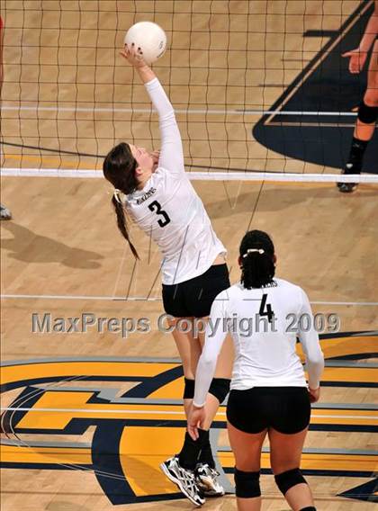 Thumbnail 2 in Archbishop Mitty vs. Redlands East Valley (CIF State D2 Final) photogallery.