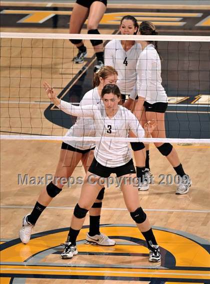 Thumbnail 3 in Archbishop Mitty vs. Redlands East Valley (CIF State D2 Final) photogallery.