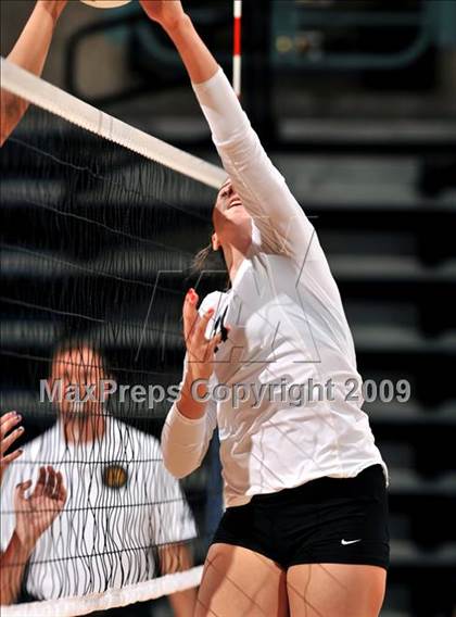 Thumbnail 3 in Archbishop Mitty vs. Redlands East Valley (CIF State D2 Final) photogallery.