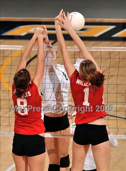 Thumbnail 2 in Archbishop Mitty vs. Redlands East Valley (CIF State D2 Final) photogallery.
