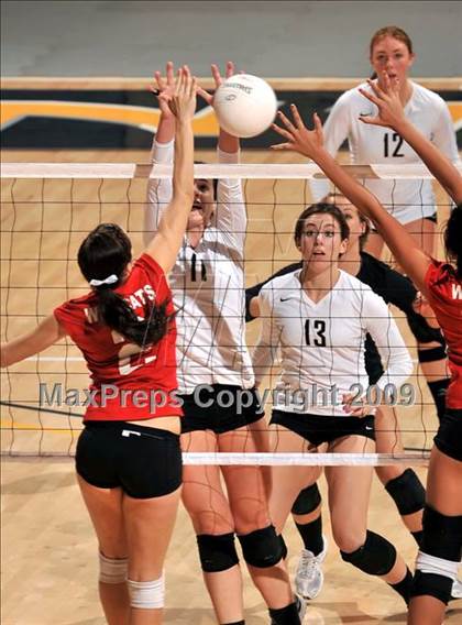 Thumbnail 2 in Archbishop Mitty vs. Redlands East Valley (CIF State D2 Final) photogallery.