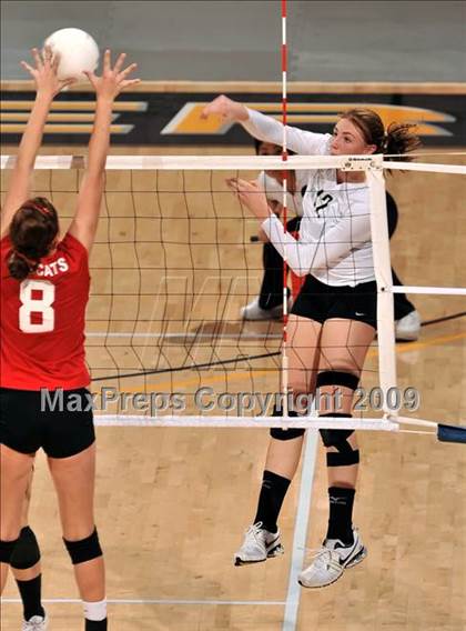 Thumbnail 3 in Archbishop Mitty vs. Redlands East Valley (CIF State D2 Final) photogallery.