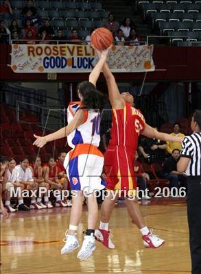 Thumbnail 3 in Roosevelt vs. L.A. University (LA City Invitational Division) photogallery.