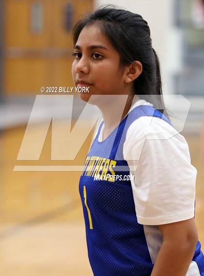 Thumbnail 2 in Grand Saline vs Pioneer Technology & Arts Academy photogallery.