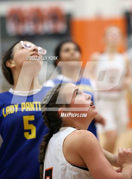 Thumbnail 3 in Grand Saline vs Pioneer Technology & Arts Academy photogallery.
