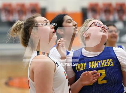 Thumbnail 1 in Grand Saline vs Pioneer Technology & Arts Academy photogallery.