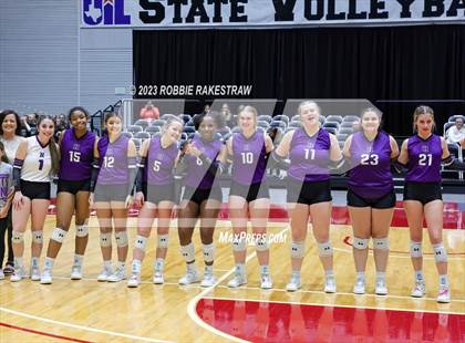 Thumbnail 2 in Harrold vs. Bronte (UIL 1A Volleyball Semifinal Medal Ceremony) photogallery.