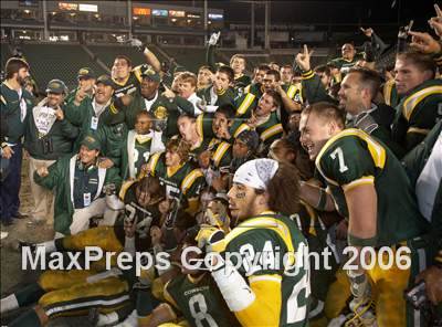 Thumbnail 1 in Canyon vs De La Salle (D1 State Final) photogallery.