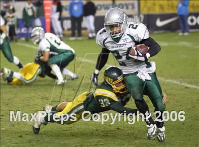 Thumbnail 1 in Canyon vs De La Salle (D1 State Final) photogallery.