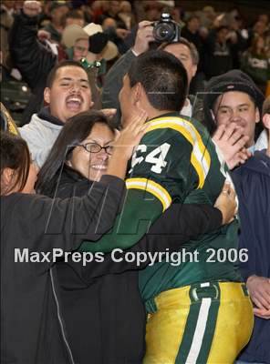 Thumbnail 1 in Canyon vs De La Salle (D1 State Final) photogallery.