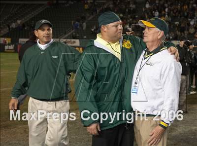 Thumbnail 2 in Canyon vs De La Salle (D1 State Final) photogallery.