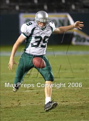 Thumbnail 2 in Canyon vs De La Salle (D1 State Final) photogallery.