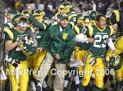 Thumbnail 2 in Canyon vs De La Salle (D1 State Final) photogallery.