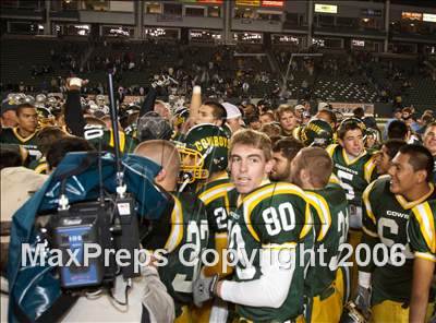 Thumbnail 2 in Canyon vs De La Salle (D1 State Final) photogallery.