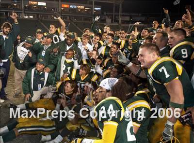 Thumbnail 2 in Canyon vs De La Salle (D1 State Final) photogallery.