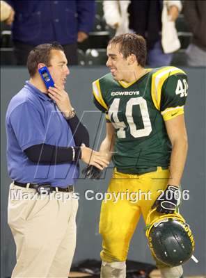 Thumbnail 1 in Canyon vs De La Salle (D1 State Final) photogallery.
