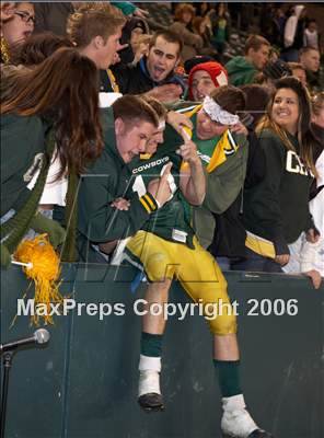 Thumbnail 3 in Canyon vs De La Salle (D1 State Final) photogallery.