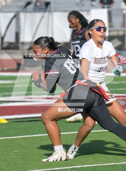 Thumbnail 2 in Mountain Ridge vs Hamilton (AIA 6A Division Quarterfinal)  photogallery.