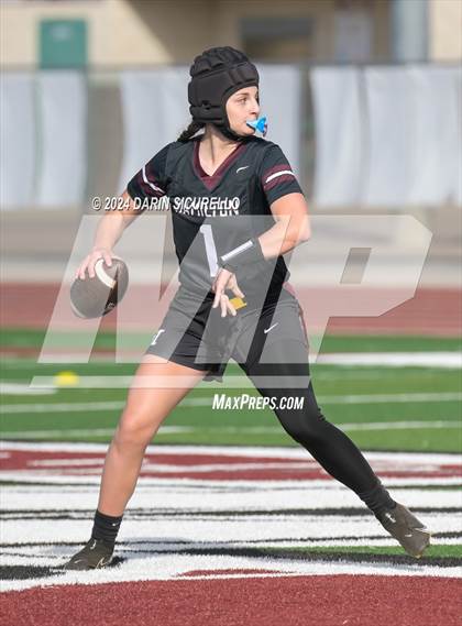 Thumbnail 3 in Mountain Ridge vs Hamilton (AIA 6A Division Quarterfinal)  photogallery.