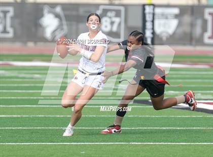 Thumbnail 3 in Mountain Ridge vs Hamilton (AIA 6A Division Quarterfinal)  photogallery.