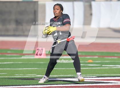 Thumbnail 1 in Mountain Ridge vs Hamilton (AIA 6A Division Quarterfinal)  photogallery.
