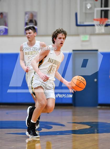 Thumbnail 3 in  Clarendon vs Wonderview (AAA 1A Semi Final Regional) photogallery.