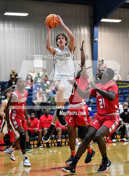 Thumbnail 3 in  Clarendon vs Wonderview (AAA 1A Semi Final Regional) photogallery.