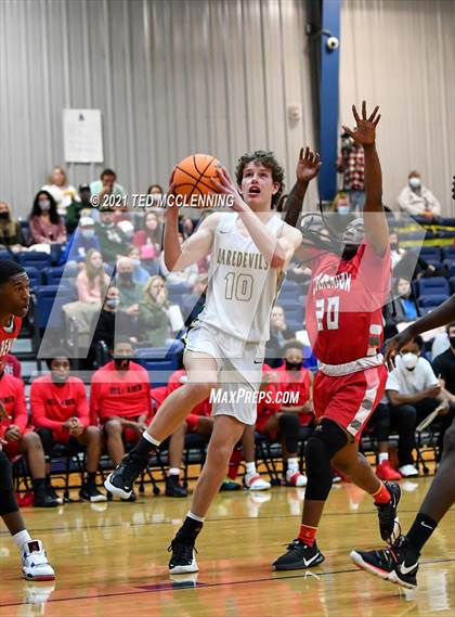 Thumbnail 1 in  Clarendon vs Wonderview (AAA 1A Semi Final Regional) photogallery.