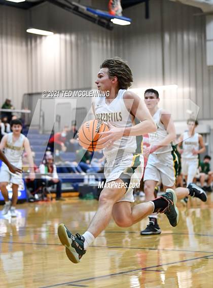 Thumbnail 3 in  Clarendon vs Wonderview (AAA 1A Semi Final Regional) photogallery.