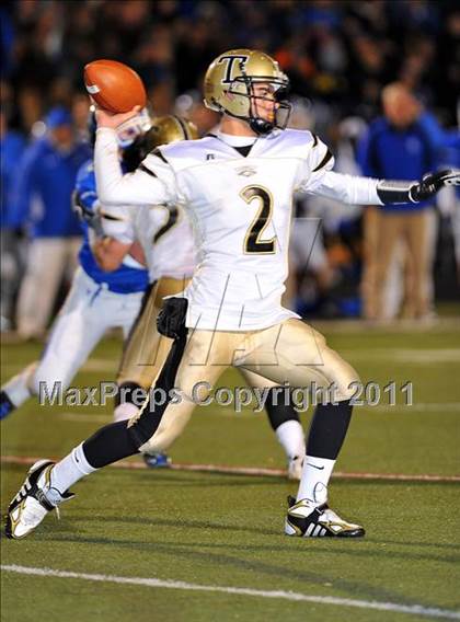 Thumbnail 2 in Darien vs Trumbull (FCIAC Final) photogallery.