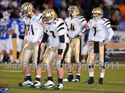 Thumbnail 2 in Darien vs Trumbull (FCIAC Final) photogallery.