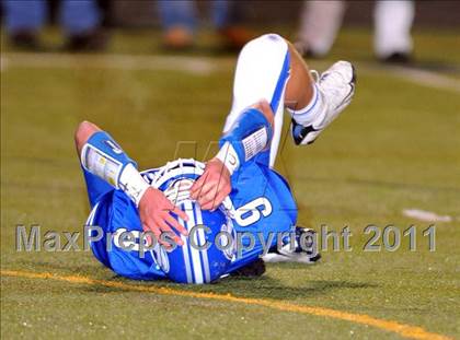 Thumbnail 2 in Darien vs Trumbull (FCIAC Final) photogallery.