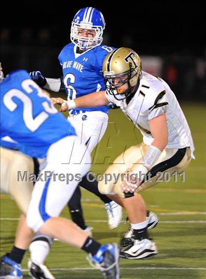 Thumbnail 3 in Darien vs Trumbull (FCIAC Final) photogallery.