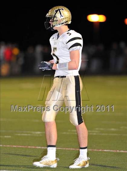 Thumbnail 3 in Darien vs Trumbull (FCIAC Final) photogallery.