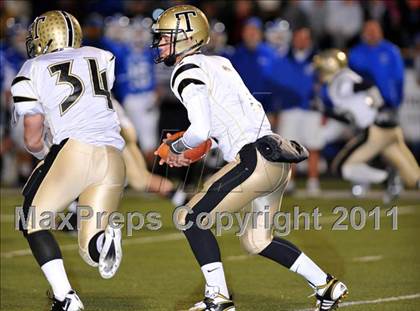 Thumbnail 3 in Darien vs Trumbull (FCIAC Final) photogallery.