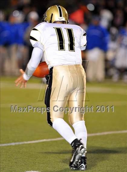 Thumbnail 1 in Darien vs Trumbull (FCIAC Final) photogallery.