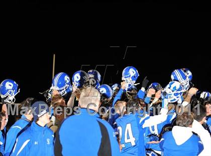 Thumbnail 2 in Darien vs Trumbull (FCIAC Final) photogallery.