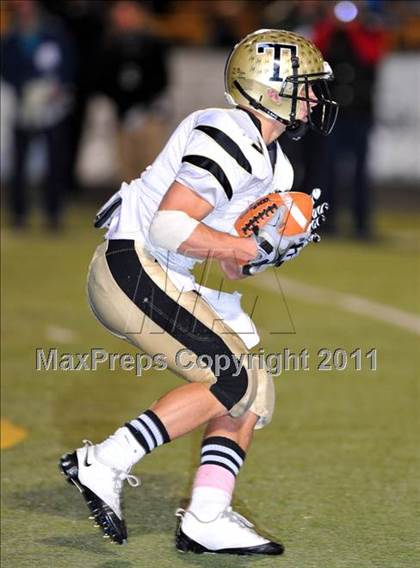 Thumbnail 1 in Darien vs Trumbull (FCIAC Final) photogallery.