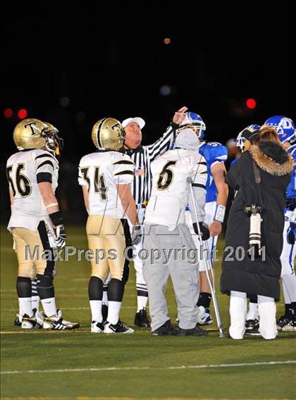 Thumbnail 2 in Darien vs Trumbull (FCIAC Final) photogallery.
