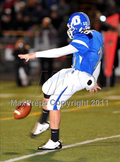 Thumbnail 3 in Darien vs Trumbull (FCIAC Final) photogallery.