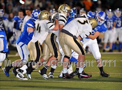 Thumbnail 2 in Darien vs Trumbull (FCIAC Final) photogallery.