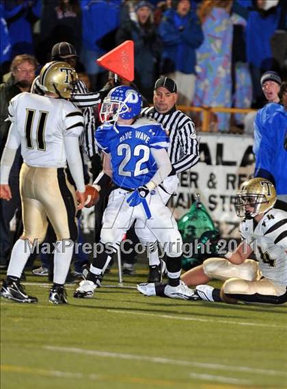 Thumbnail 3 in Darien vs Trumbull (FCIAC Final) photogallery.