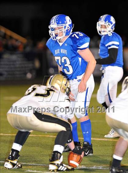 Thumbnail 3 in Darien vs Trumbull (FCIAC Final) photogallery.