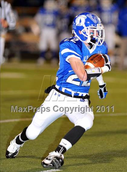 Thumbnail 3 in Darien vs Trumbull (FCIAC Final) photogallery.