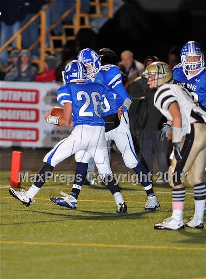 Thumbnail 3 in Darien vs Trumbull (FCIAC Final) photogallery.