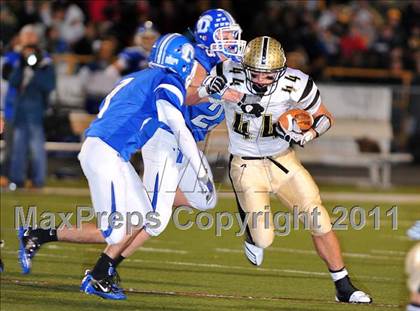 Thumbnail 3 in Darien vs Trumbull (FCIAC Final) photogallery.