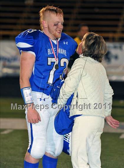Thumbnail 3 in Darien vs Trumbull (FCIAC Final) photogallery.