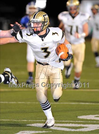 Thumbnail 3 in Darien vs Trumbull (FCIAC Final) photogallery.