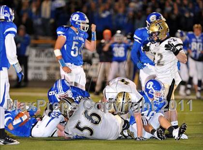 Thumbnail 3 in Darien vs Trumbull (FCIAC Final) photogallery.