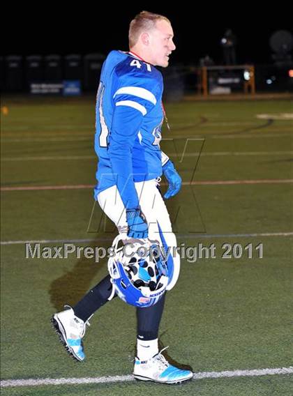 Thumbnail 3 in Darien vs Trumbull (FCIAC Final) photogallery.